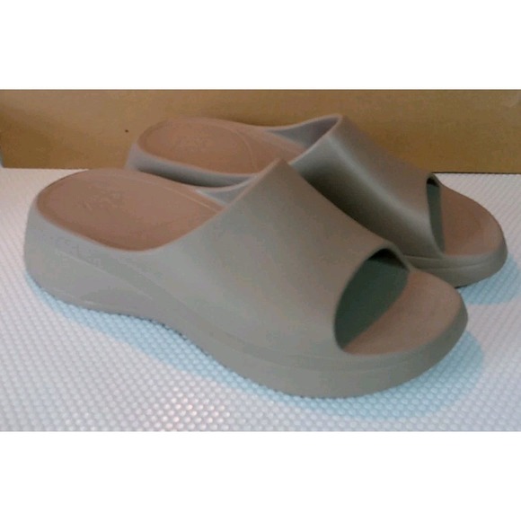 Zara Woman Grey Rubber Slide On Chunky Sandals‎ Size 9 (40-41) EUC - Picture 1 of 6